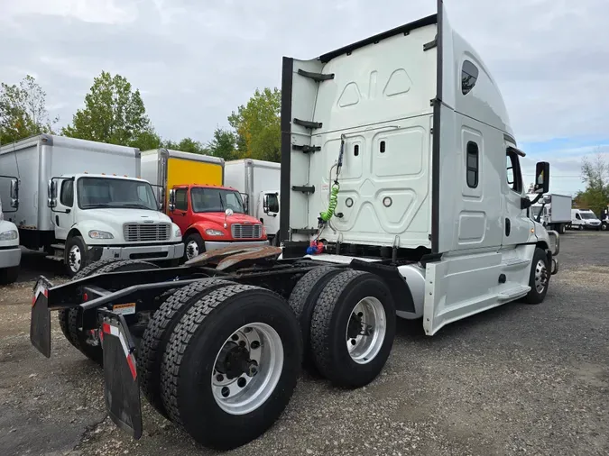 2020 FREIGHTLINER/MERCEDES CASCADIA 125