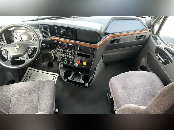 2021 INTERNATIONAL LT