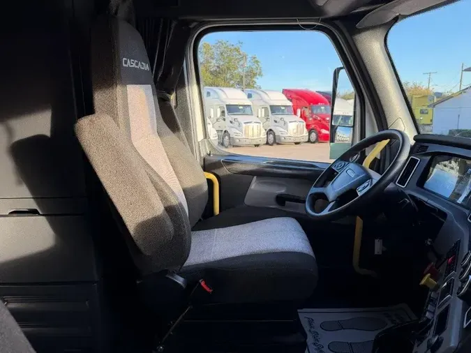 2023 Freightliner Cascadia