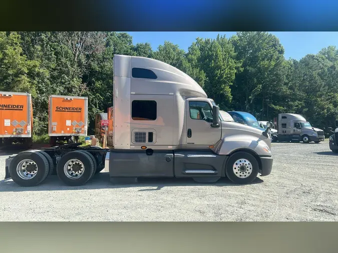 2022 International LT