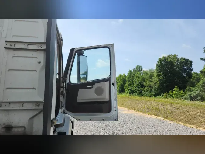 2018 Volvo VNL300
