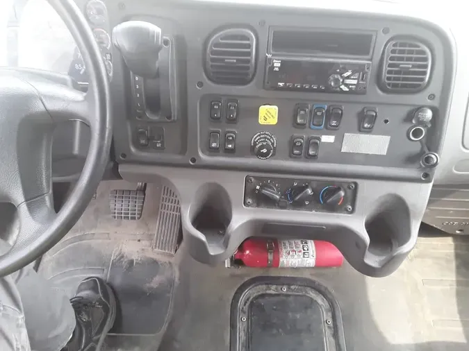 2020 FREIGHTLINER M2 106