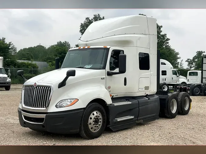 2022 INT LT625 6x4