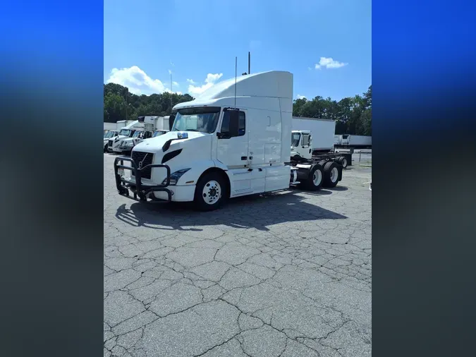 2020 VOLVO VNR64T-640