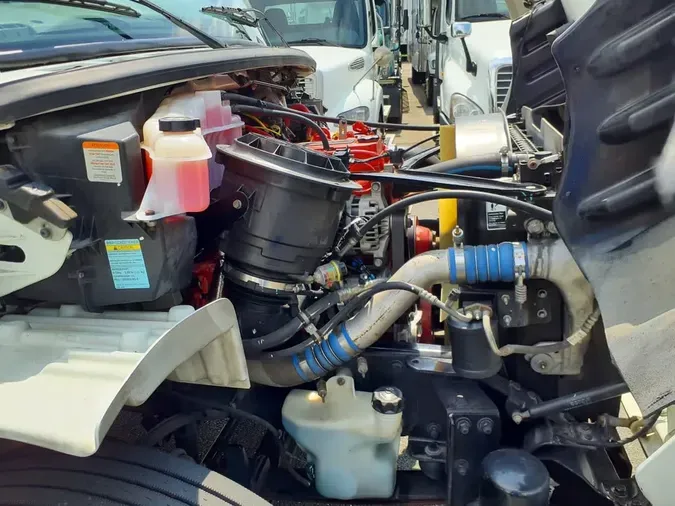 2018 FREIGHTLINER M2 106