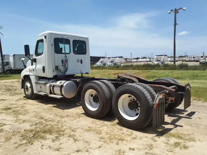 2020 FREIGHTLINER/MERCEDES CASCADIA 1250a8d4da96fbe332efaa80ab8e7e8e53d
