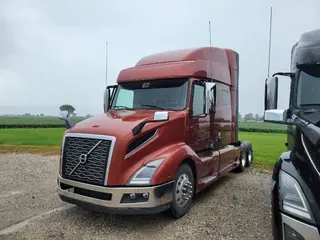 2020 VOLVO VNL64T740