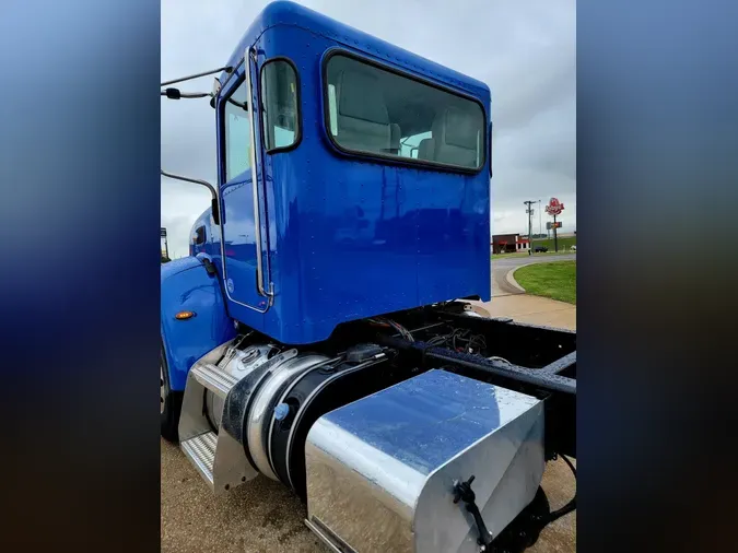 2021 Peterbilt 337