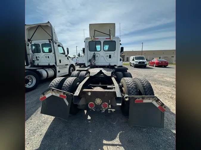 2017 FREIGHTLINER/MERCEDES CASCADIA 125