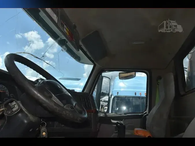 2012 VOLVO VNL64T300