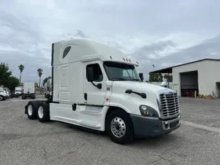 2019 FREIGHTLINER X12564ST
