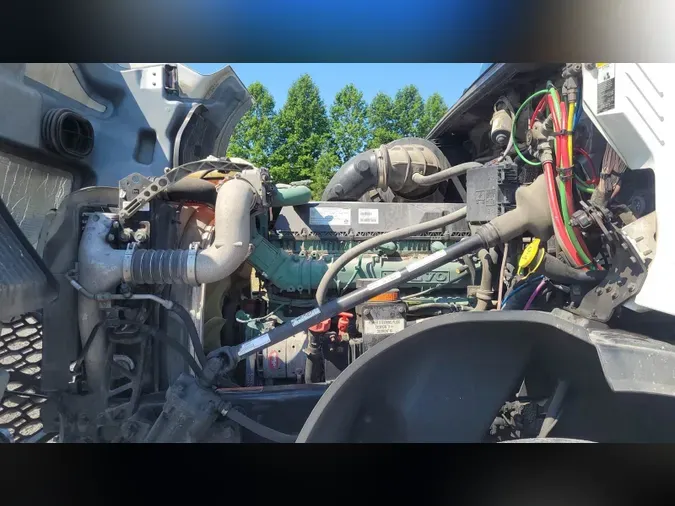 2018 Volvo VNL300