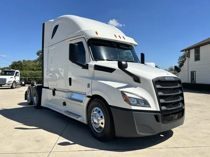 2020 Freightliner Cascadia