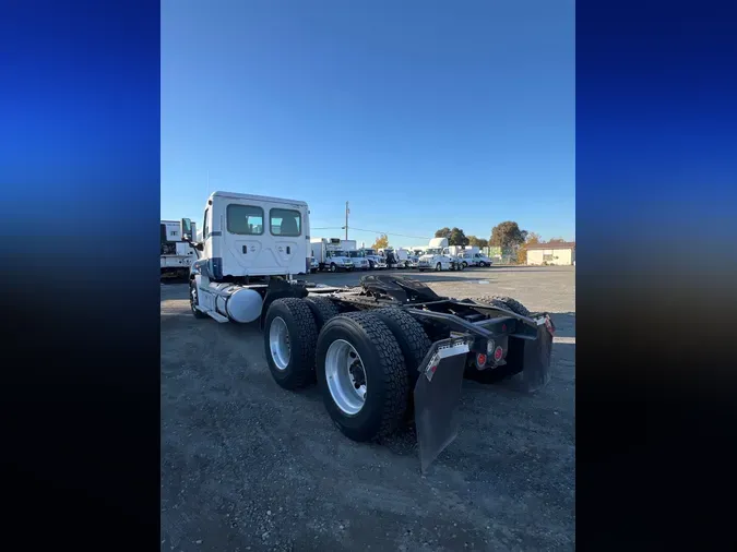 2018 FREIGHTLINER/MERCEDES CASCADIA 125