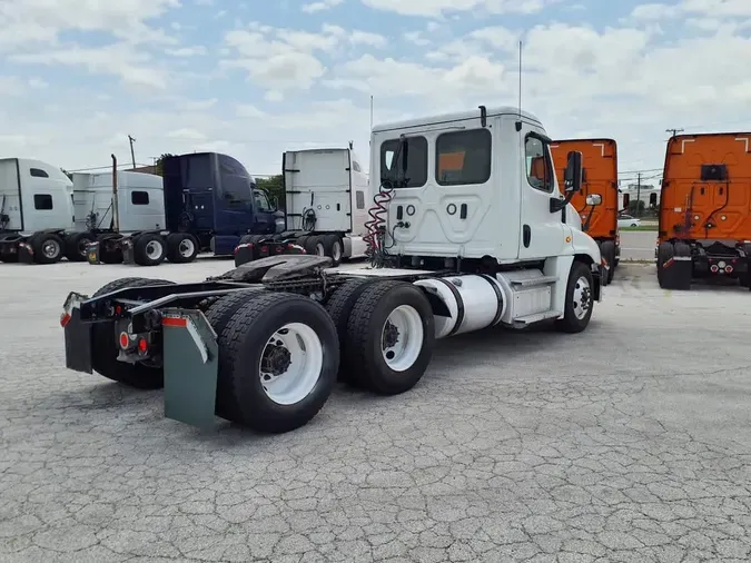 2020 FREIGHTLINER CASCADIA 125
