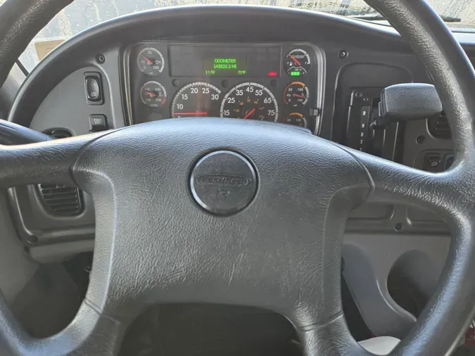 2018 Freightliner Business Class M2 106