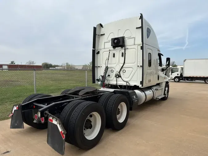 2020 FREIGHTLINER/MERCEDES CASCADIA 125