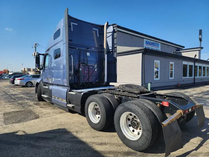 2022 VOLVO VNL64T760