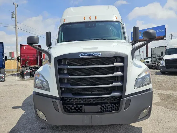 2021 FREIGHTLINER CASCADIA CA126
