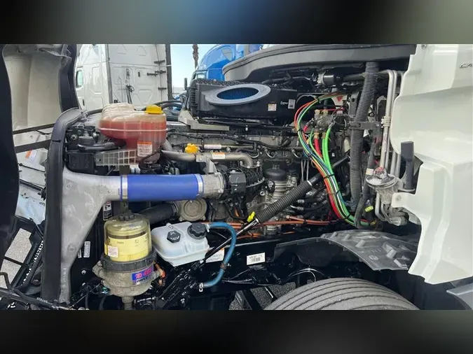 2021 FREIGHTLINER CA126