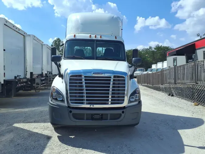 2019 FREIGHTLINER CASCADIA 125
