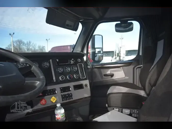 2018 FREIGHTLINER CASCADIA 126