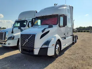 2020 VOLVO VNL64T-760