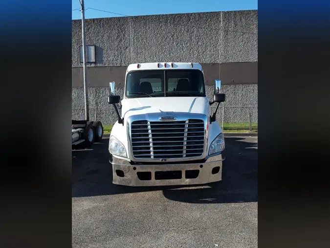 2016 FREIGHTLINER/MERCEDES CASCADIA 125