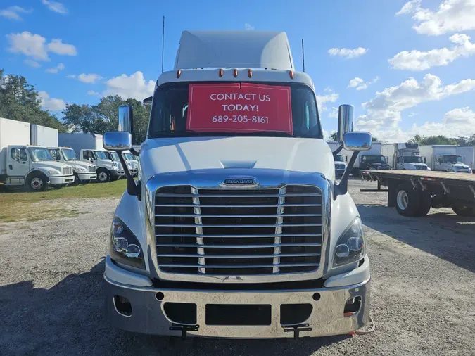 2020 FREIGHTLINER/MERCEDES CASCADIA 113