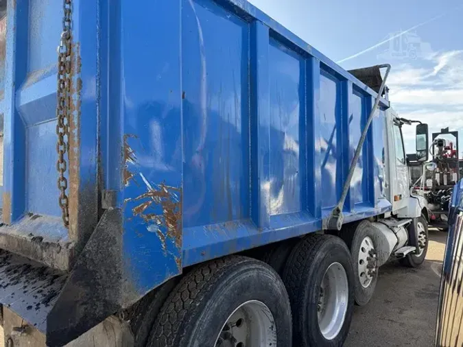 2007 VOLVO VNL64T300