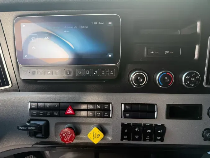 2023 FREIGHTLINER CASCADIA 126