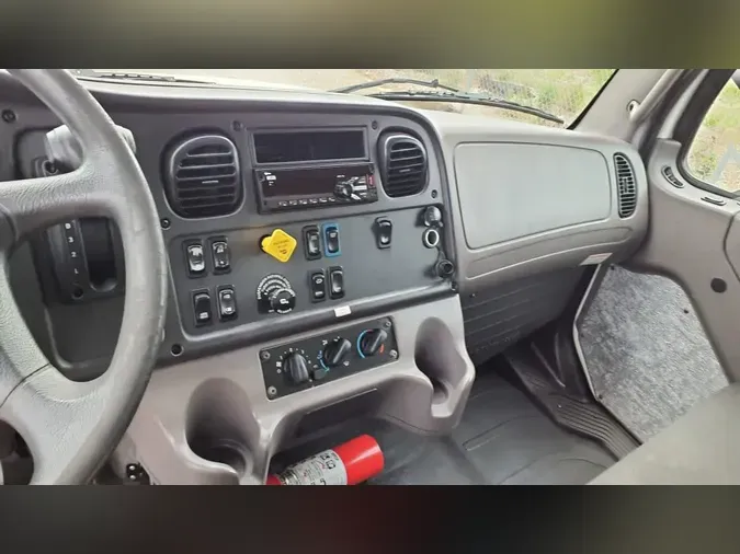 2020 FREIGHTLINER/MERCEDES M2 106