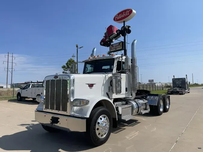 2015 Peterbilt 389