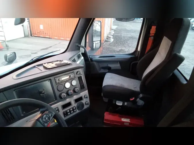 2020 Freightliner Cascadia 126