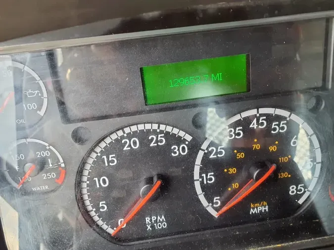 2016 FREIGHTLINER M2 106