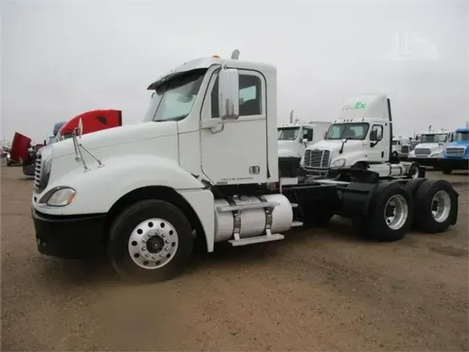 2017 FREIGHTLINER COLUMBIA 112