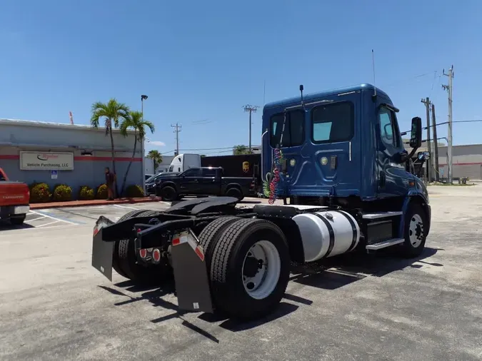 2017 FREIGHTLINER CASCADIA 113