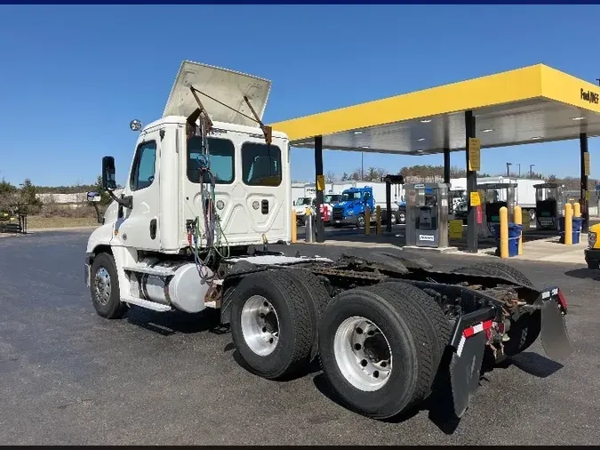 2016 Freightliner X12564ST