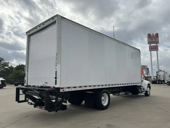 2016 Peterbilt 330