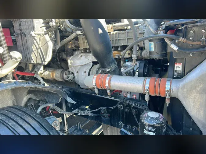 2020 Freightliner Cascadia 126