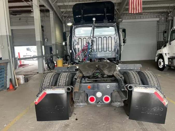 2017 FREIGHTLINER/MERCEDES M2 106