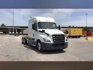 2020 Freightliner Cascadia 126