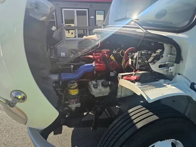 2019 FREIGHTLINER/MERCEDES M2 106