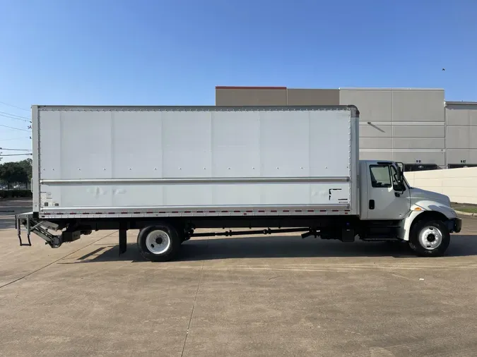 2019 International 4300-4X2