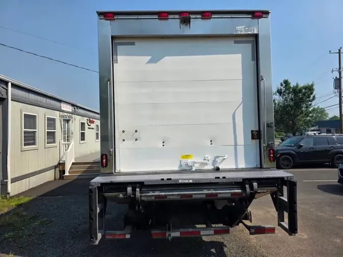 2019 FREIGHTLINER/MERCEDES M2 106