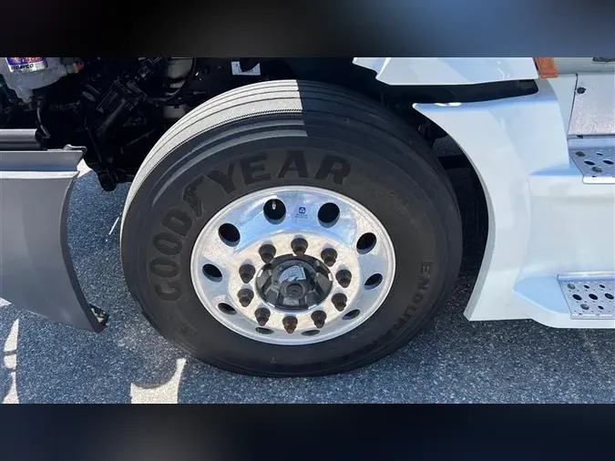 2019 FREIGHTLINER CA126