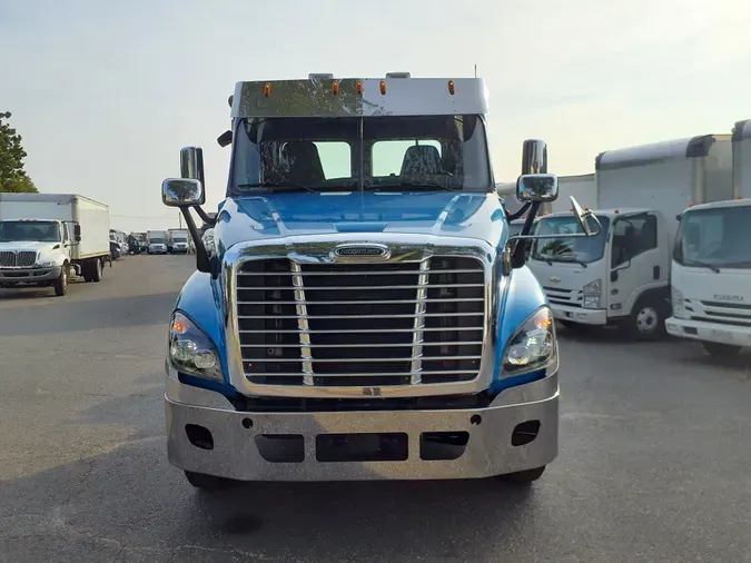 2018 FREIGHTLINER/MERCEDES CASCADIA 125