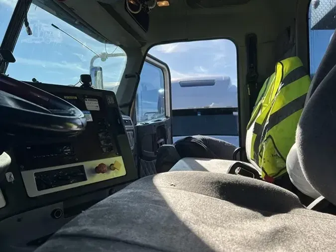 2018 FREIGHTLINER 122SD