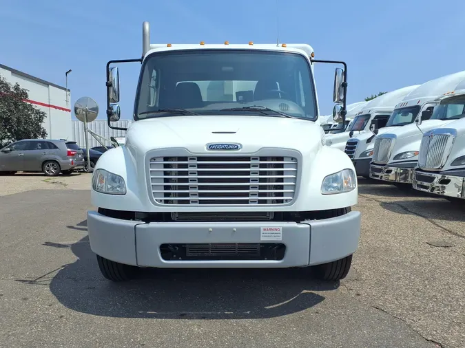 2016 FREIGHTLINER/MERCEDES M2 106