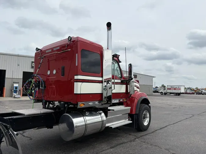 2027 International HX520 SLEEPER0b0187e8c95f99156eeefb833152d63d